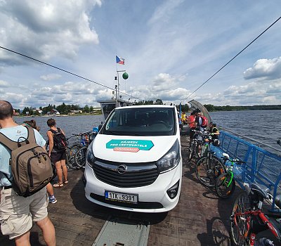 Převoz trajektem přes Lipno
